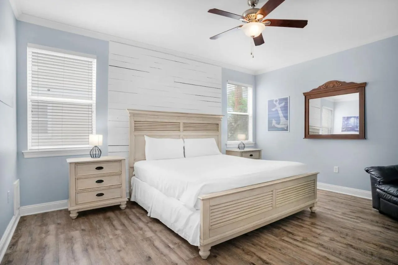Deja Blue Pool Front Pet Friendly Villa Destin