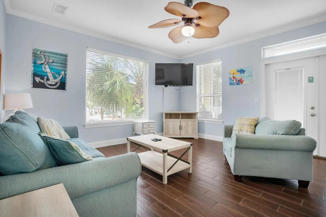 Deja Blue Pool Front Pet Friendly Villa Destin